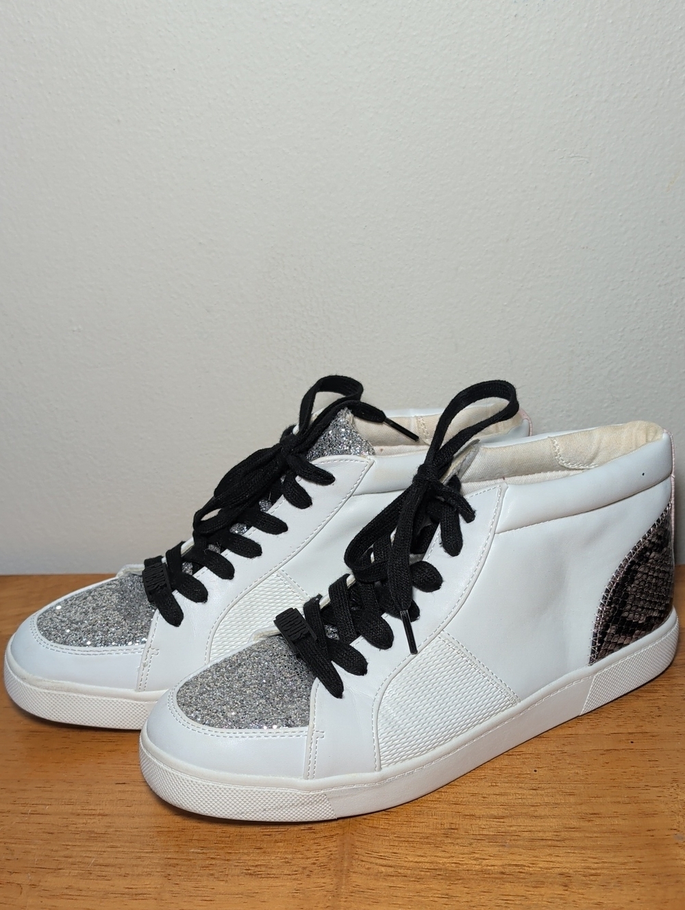 Circus by Sam Edelman Deszi Sneakers White Silver Toe Snakeskin Heel Women's 8